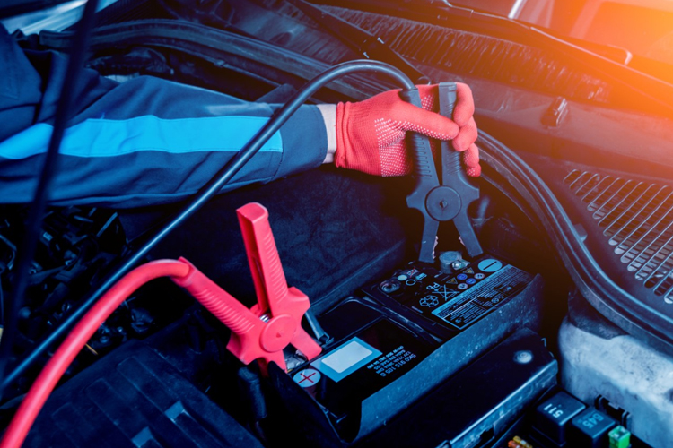 Kodėl pavasarį automobilis staiga nebeužsiveda?